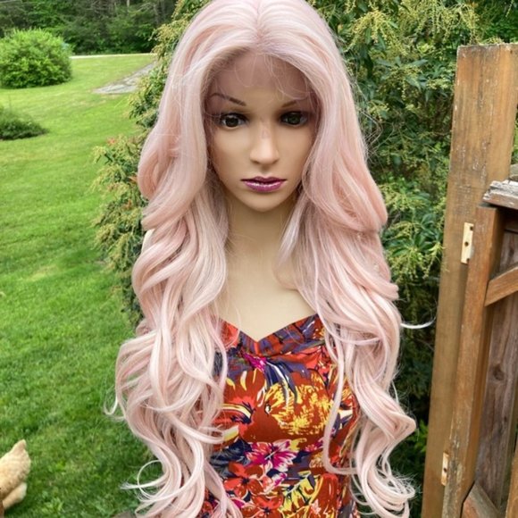 Pink lace front wig - Picture 6 of 6
